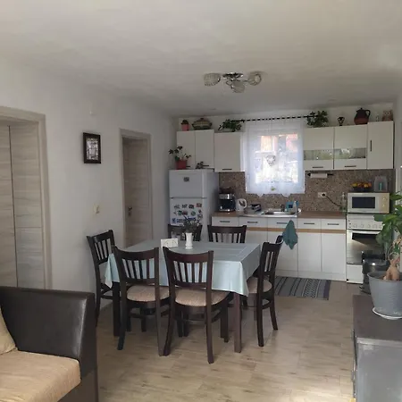 Konukevi илта 3*